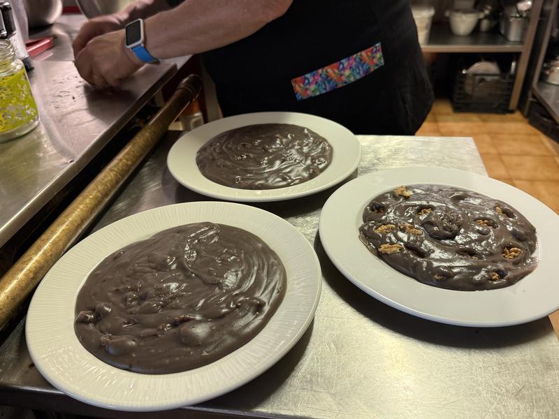 Plates of 'mostillo'