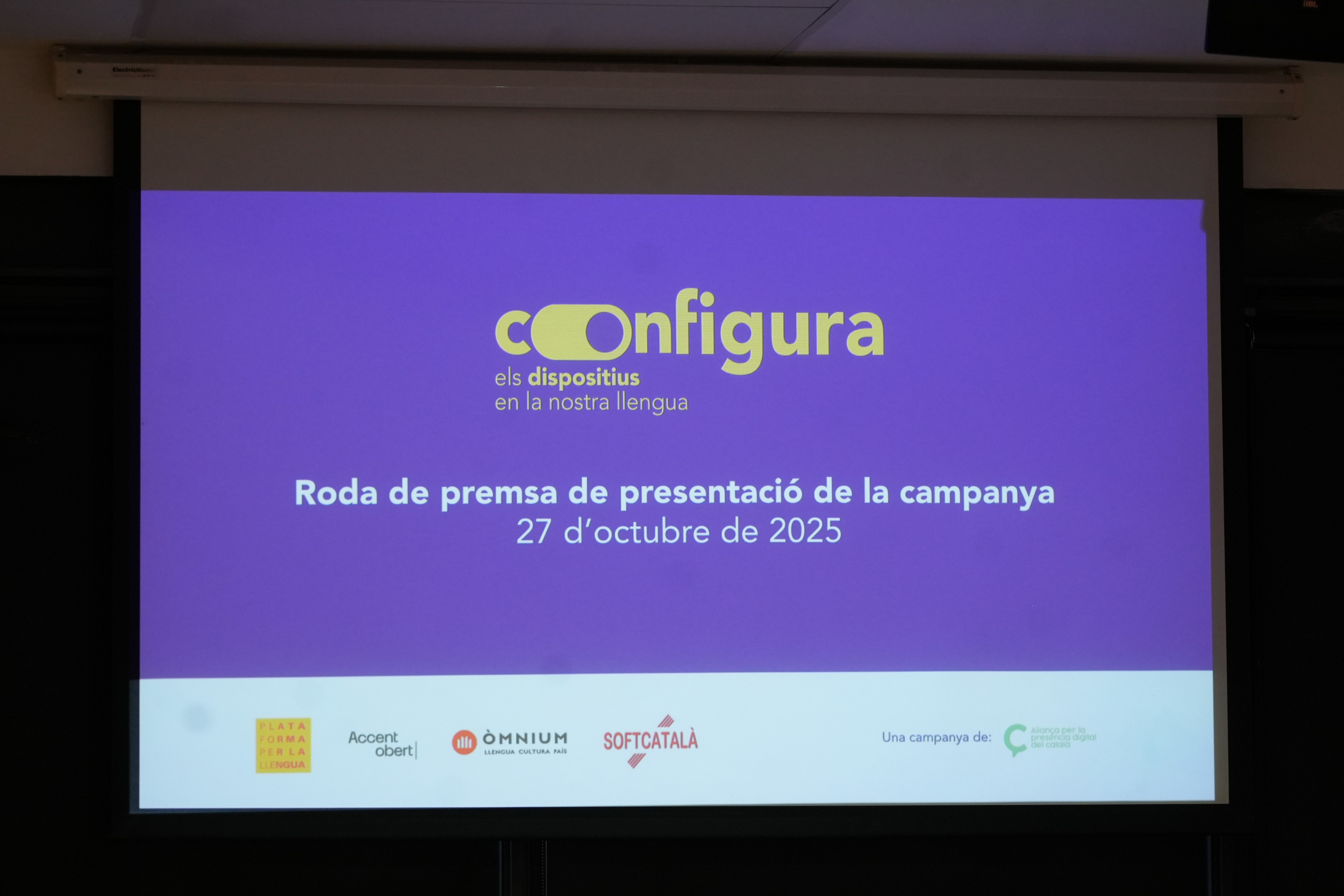 Logo for configura.cat, the new website with instructions to configure devices in Catalan