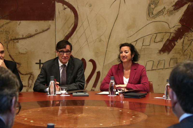 The President of Catalonia, Salvador Illa, and the Finance Minister, Alicia Romero, at the extraordinary Executive Council meeting to approve a credit supplement.