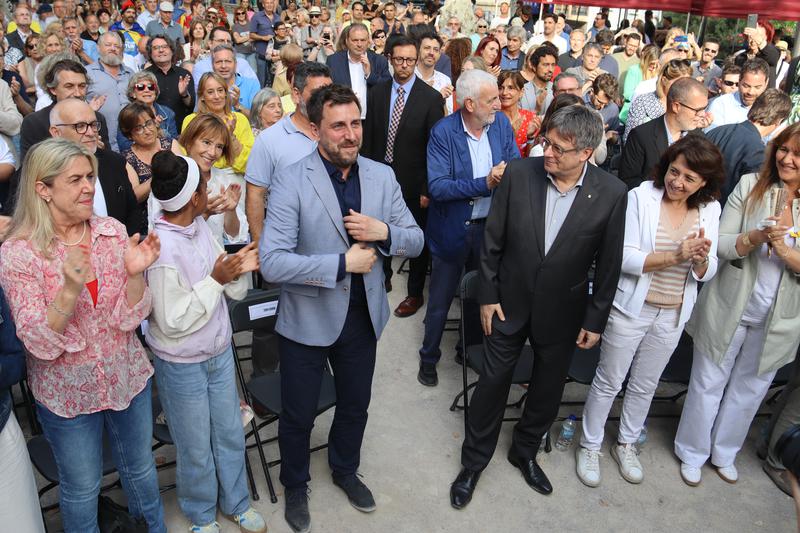 Carles Puigdemont and Toni Comín on the campaign trail in Collioure