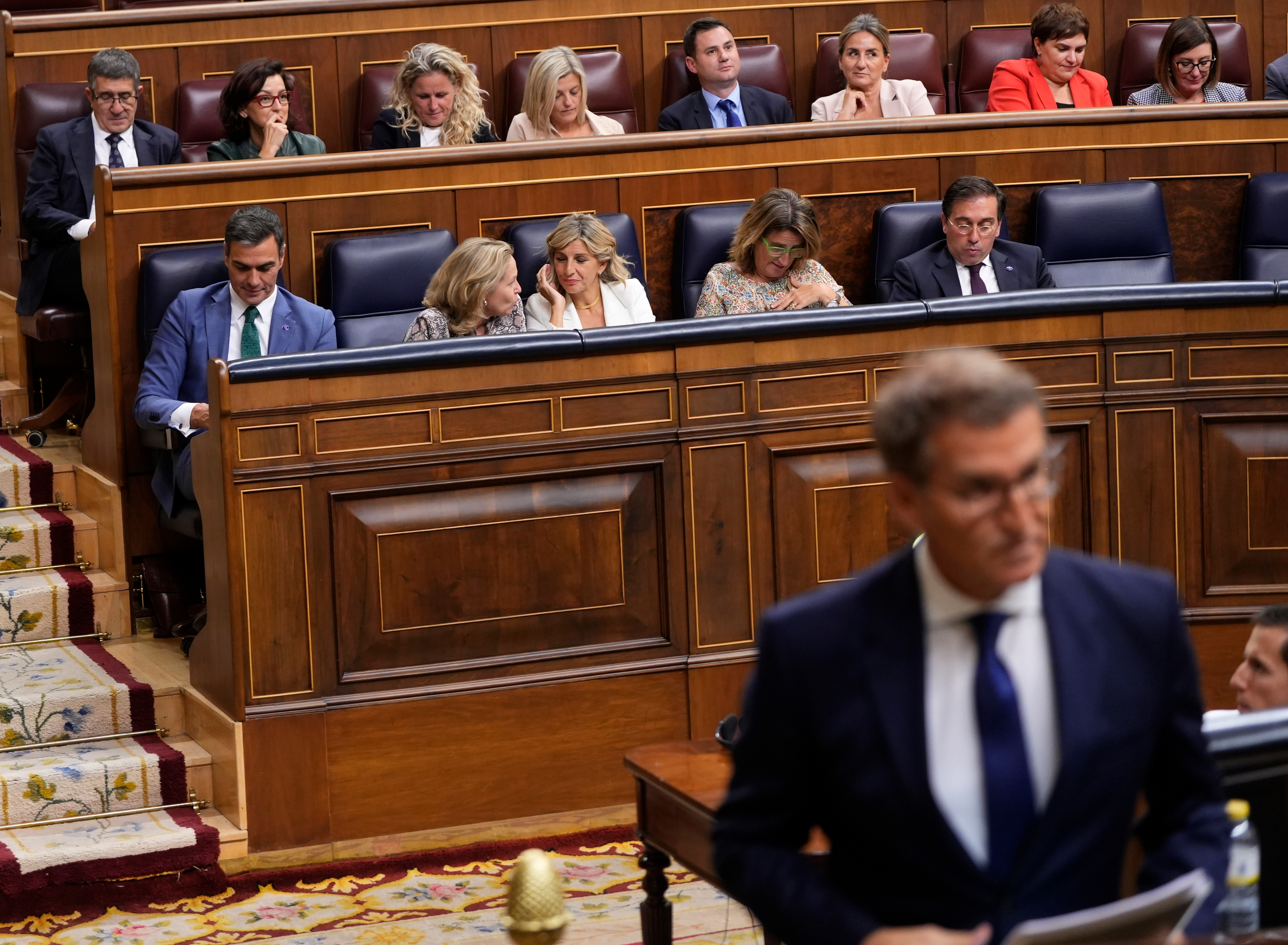 People's Party leader Alberto Núñez Feijóo and the acting PM Pedro Sánchez