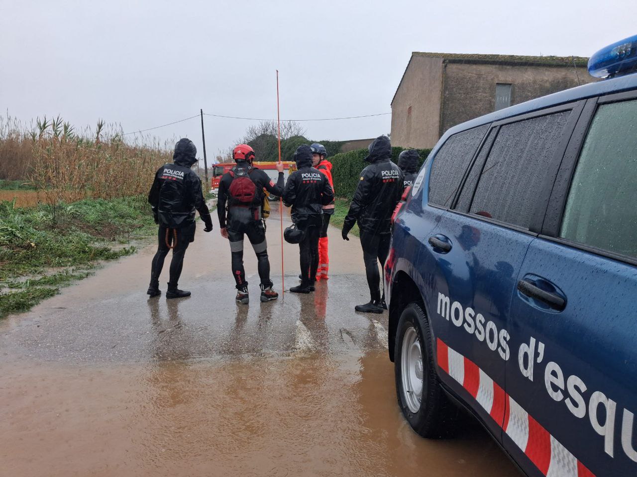 Mossos d'Esquadra police search for man swept away in car in Palau-sator