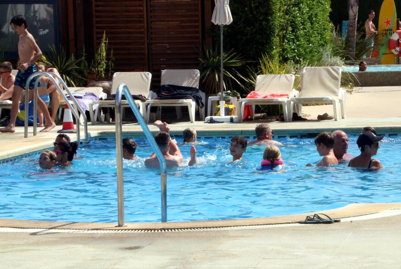 The swimming pool at the Salatà campsite in Roses