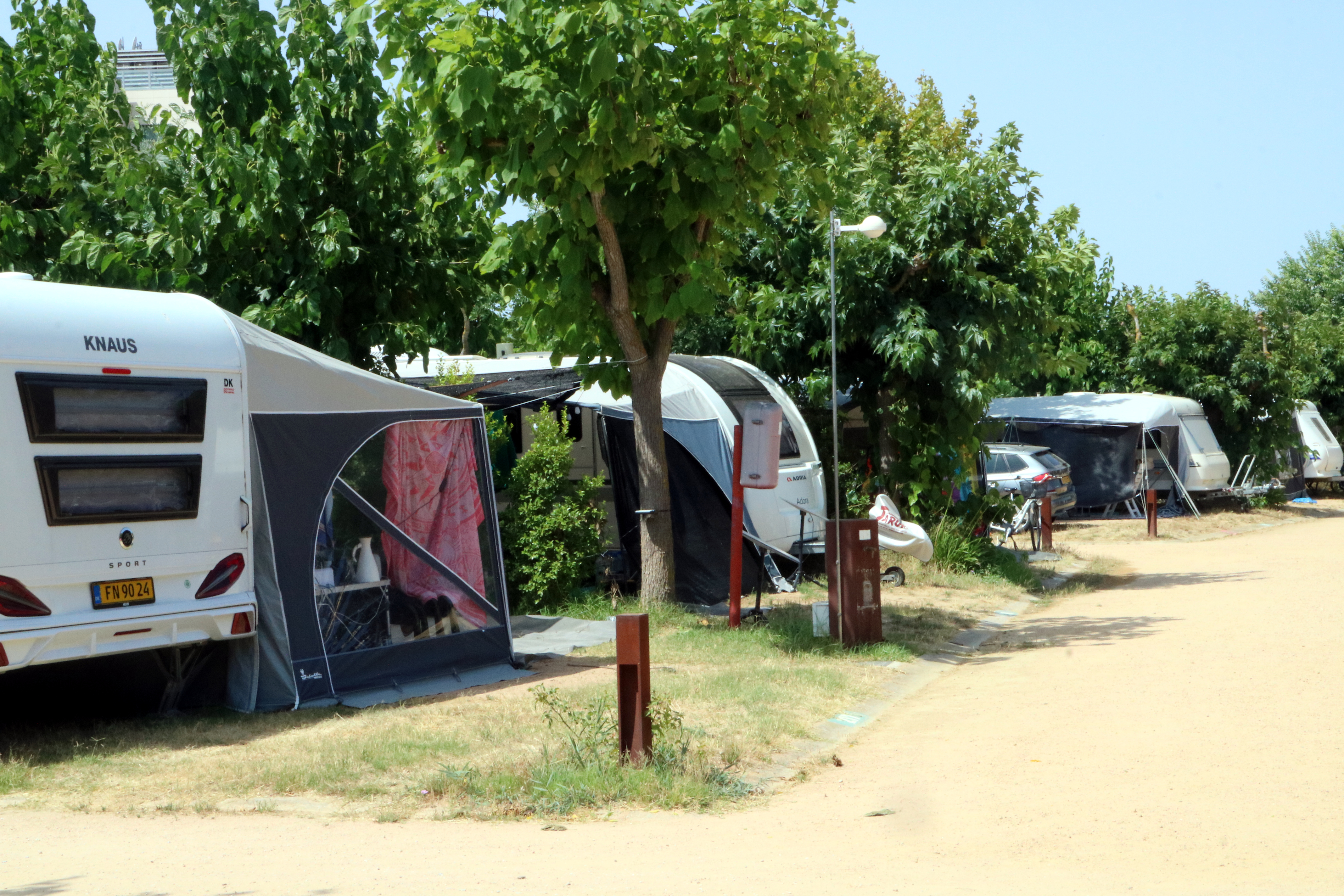 Campers at the Salatà de Roses campsite