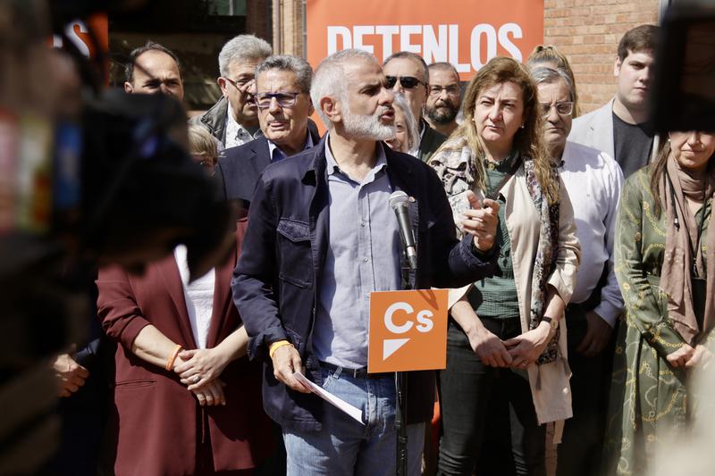 Ciudadanos' main candidate, Carlos Carrizosa, on the campaign trail