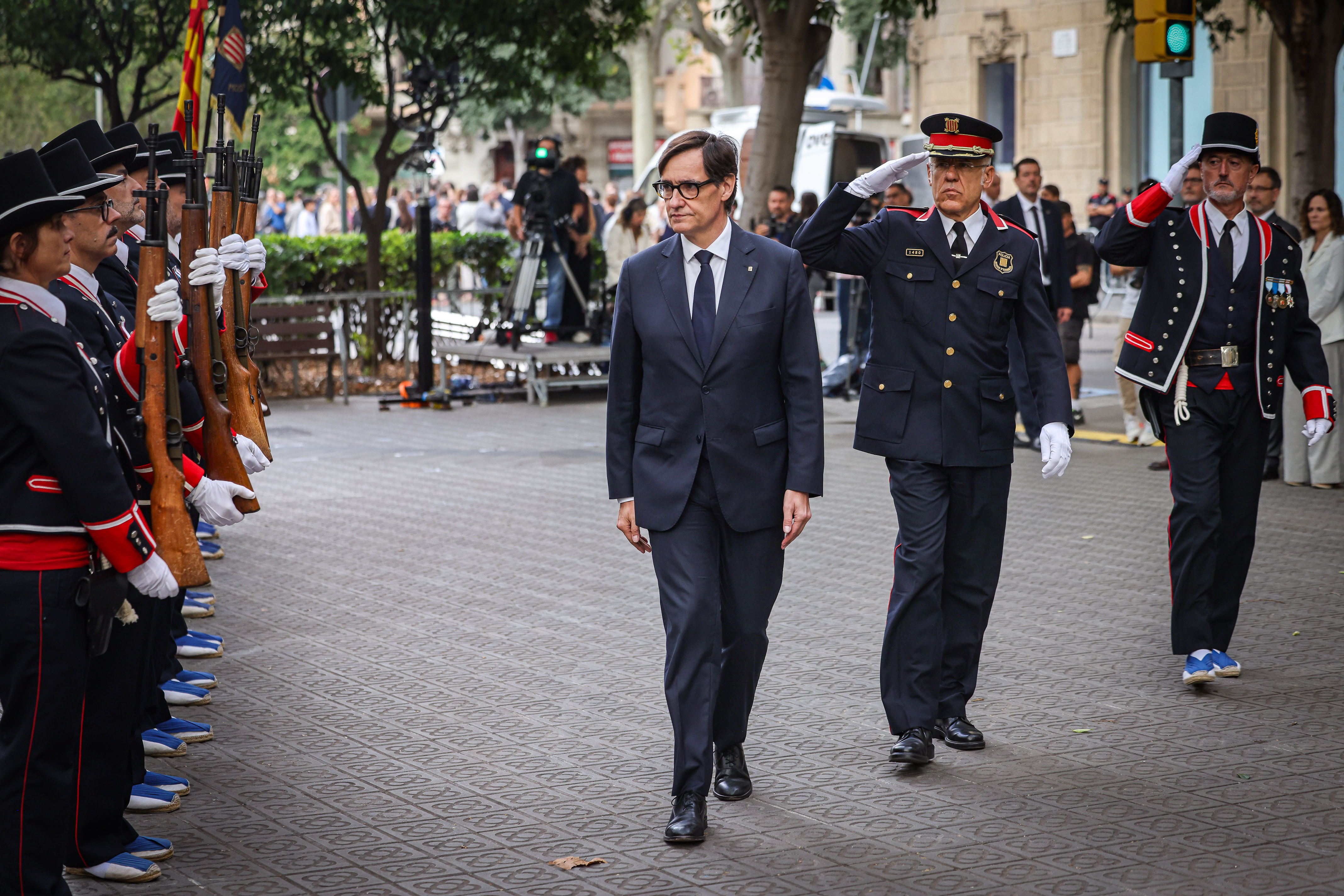 Catalan president Salvador Illa opening the floral tribute at Rafael Casanova monument in Barcelona on September 11, 2025
