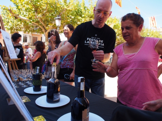 People tasting various ratafia styles at the 2014 annual ratafia fair in Santa Coloma de Farners